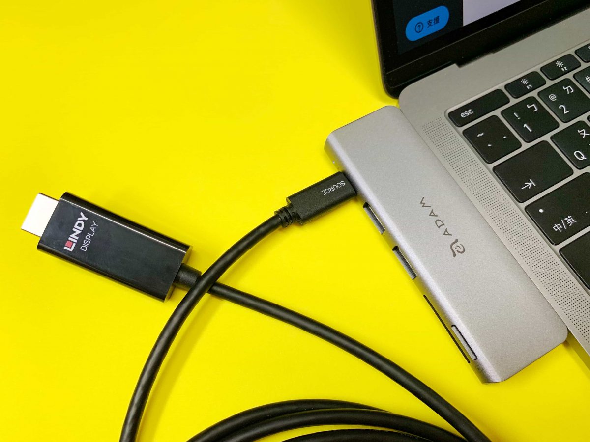 手機直接投影到電視螢幕？MacBook、平板也適用的線材 - Lindy Type-C to HDMI (43262) - android type c to hdmi, Display port, Display port 影像輸出, Displayport, Displayport 影像輸出, HTC U11 Type-C to HDMI, HTC U12+ Type-C to HDMI, iphone手機接電視螢幕, iphone投影到電視, LG G5 Type-C to HDMI, LG G6 Type-C to HDMI, LG V20 Type-C to HDMI, Macbook Air Type-C to HDMI, Macbook Pro Type-C to HDMI, Macbook Type-C to HDMI, Samsung Note8 Type-C to HDMI, Samsung Note9 Type-C to HDMI, Samsung S10+ Type-C to HDMI, Samsung S10e Type-C to HDMI, Samsung S8+ Type-C to HDMI, Samsung S9 Type-C to HDMI, samsung type c to hdmi, type c hdmi母, type c hdmi燦坤, type c to hdmi, type c to hdmi switch skitoz, type c to hdmi小米, type c轉hdmi公, type c轉hdmi母, type c轉hdmi燦坤, Type-C to HDMI U11, u11, U11 Type-C to HDMI, U11 連接埠, U12+ Type-C to HDMI, 三星手機接電視hdmi, 三星手機連接電視, 手機投影電視app, 手機投影電視推薦, 手機接電視hdmi, 手機轉電視螢幕, 手機連接電視usb, 手機電視同步, 華為 Mate 10 Pro Type-C to HDMI, 華為 Mate 10 Type-C to HDMI, 華為 Mate 20 Pro Type-C to HDMI, 華為 Mate 20 Type-C to HDMI, 華為 P20 Pro Type-C to HDMI, 華為 P20 Type-C to HDMI, 華為 P30 Pro Type-C to HDMI, 華為 P30 Type-C to HDMI, 連接埠 - 科技生活 - teXch