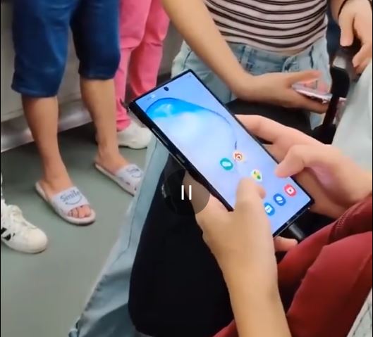 Note10 真機曝光 - 發表前規格總整理，相比 Note9 做了哪些升級？ - note 10, note 10 ptt, note 8, note 8價格, note 9, note 9 ptt, note 9 耳機孔, note 9白色, note 9規格, note10, note10 2019, Note10 ptt, Note10 上市, Note10 消息, Note10 發表, note10 耳機孔, Note10 螢幕, Note10 規格, Note10 開箱, note10上市, note10上市日期, note10上市時間, note10價格, note10價錢, note10發表, note10規格, Note10鏡頭, note9 512g, Note9 ptt, note9 耳機孔, note9價格, note9手機王, note9比價, note9比價王, note9空機價格, note9評價, note9開箱, note9顏色, samsung a7, samsung a8, samsung a9, samsung galaxy, samsung galaxy note, samsung galaxy note 10, samsung galaxy note 8, samsung galaxy note 9, samsung j7, samsung note 9, samsung note 9價格, samsung note 9規格, samsung note10, Samsung S10+, Samsung S8, samsung s9, samsung手機推薦, 三星 Note10, 三星 Note8, 三星 Note9, 三星a70, 三星a9, 三星note10上市時間, 三星note9, 三星note9價格, 三星s10, 三星商城, 三星官網活動, 三星手機推薦, 三星直播 - 科技生活 - teXch