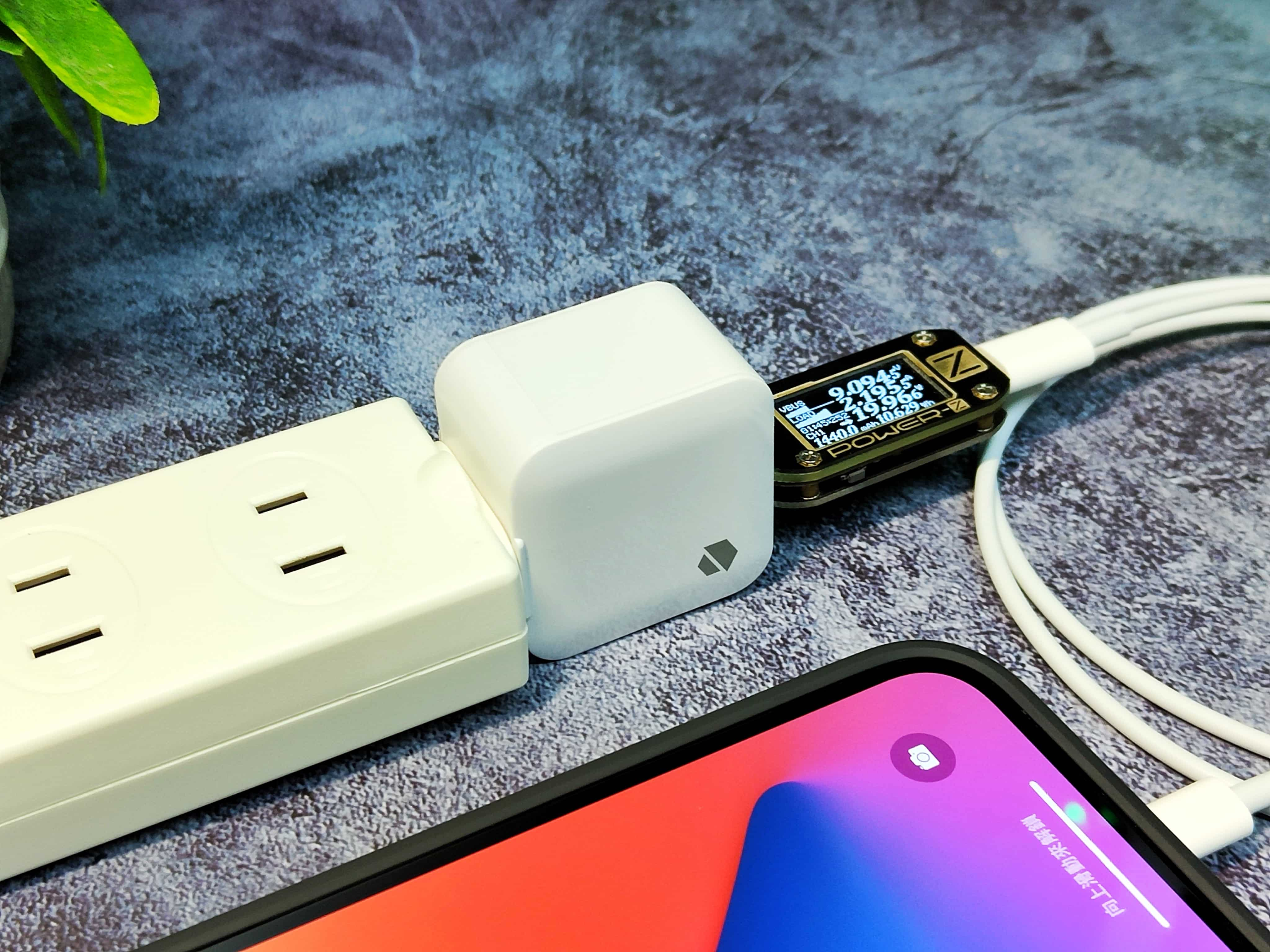 JTLEGEND MEGA CUBE 20W快速充電器 – iPad Pro 2021、iPhone 12 Pro Max MagSafe 充電實測