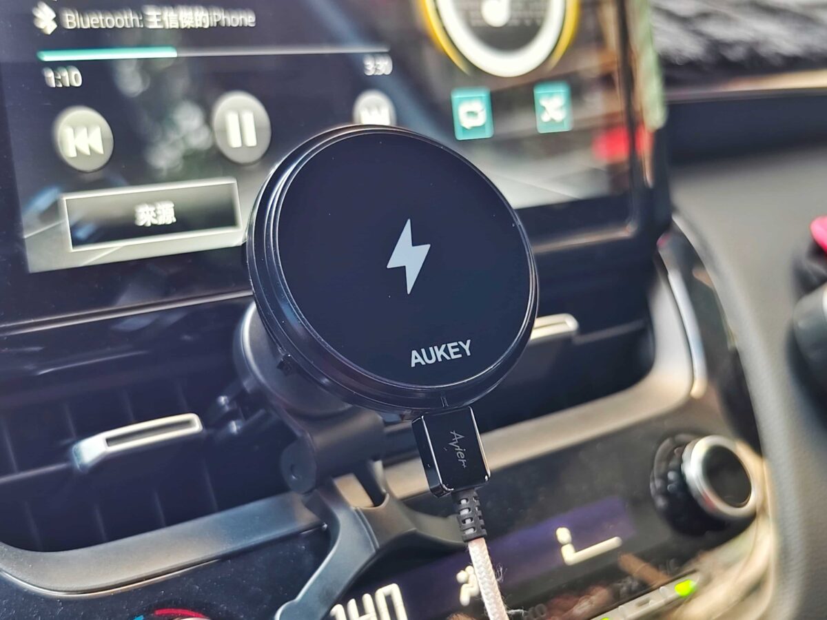 AUKEY 行動電源、車充開箱實測 - 高效兼容多款設備充電，外型時尚性能卓越 - Aukey, AUKEY HD-M12, AUKEY PB-MS02, AUKEY PB-Y43, AUKEY 行動電源, AUKEY 行動電源 開箱, AUKEY 車用支架, AUKEY行動電源, AUKEY行動電源 開箱, AUKEY車用支架, HD-M12, PB-MS02, PB-Y43 - 科技生活 - teXch