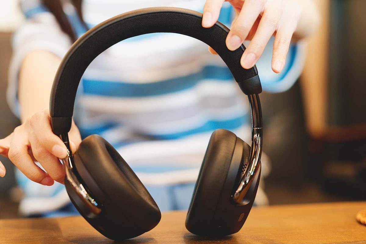 JLab Epic Lux Lab Edition降噪耳罩式耳機開箱實測 - 做工精緻、深度降噪、極致音質 - JLab, JLab Epic Lux Lab Edition, JLab耳機, JLab耳機評價, JLab評價 - 科技生活 - teXch