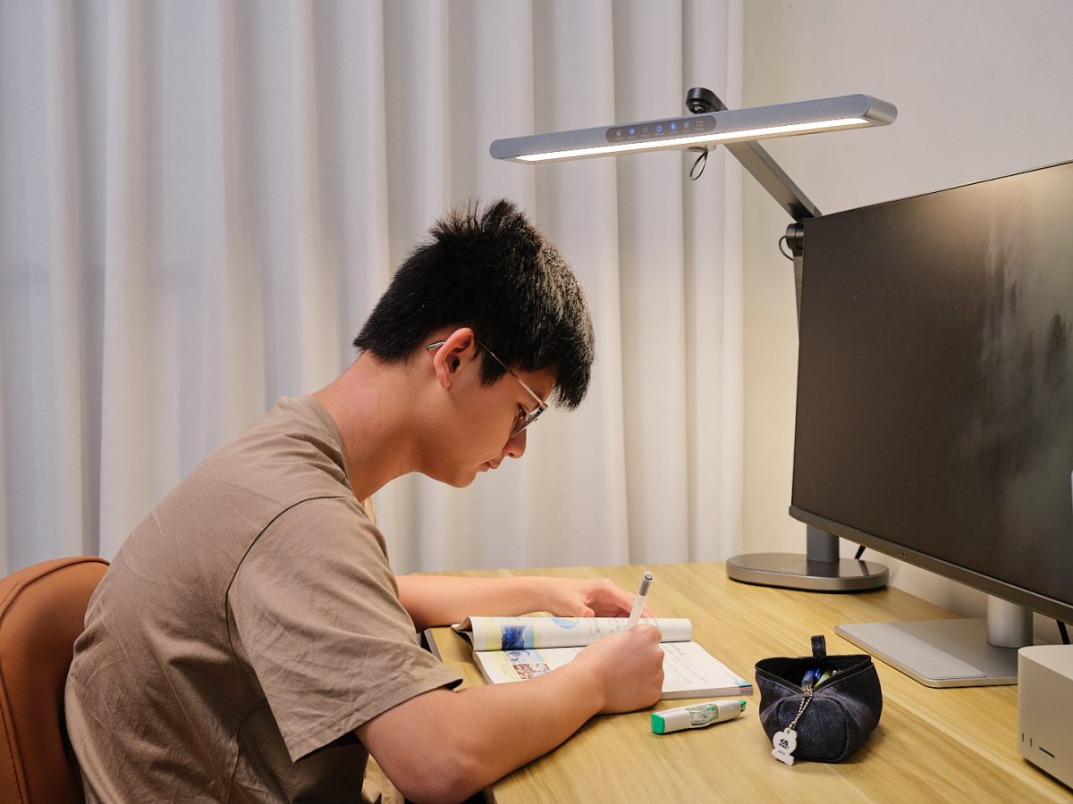 護眼檯燈推薦 – 喜光全光譜檯燈全系列評價與選購指南 - 全光譜檯燈, 全光譜檯燈推薦, 喜光, 檯燈, 檯燈推薦 - 科技生活 - teXch